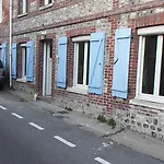 Alexia Apartman *